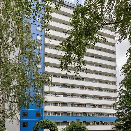 Διαμέρισμα Piastow Comfy With Balcony & Office In By Renters