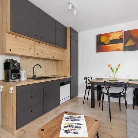 Piastow Comfy With Balcony & Office In By Renters